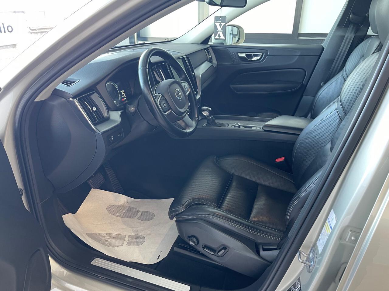 Volvo XC 60 D4 AWD GEARTRONIC MOMENTUM