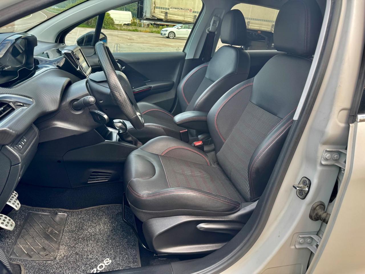 Peugeot 208 GT Line 1.2 110CV NEOPATENTATI