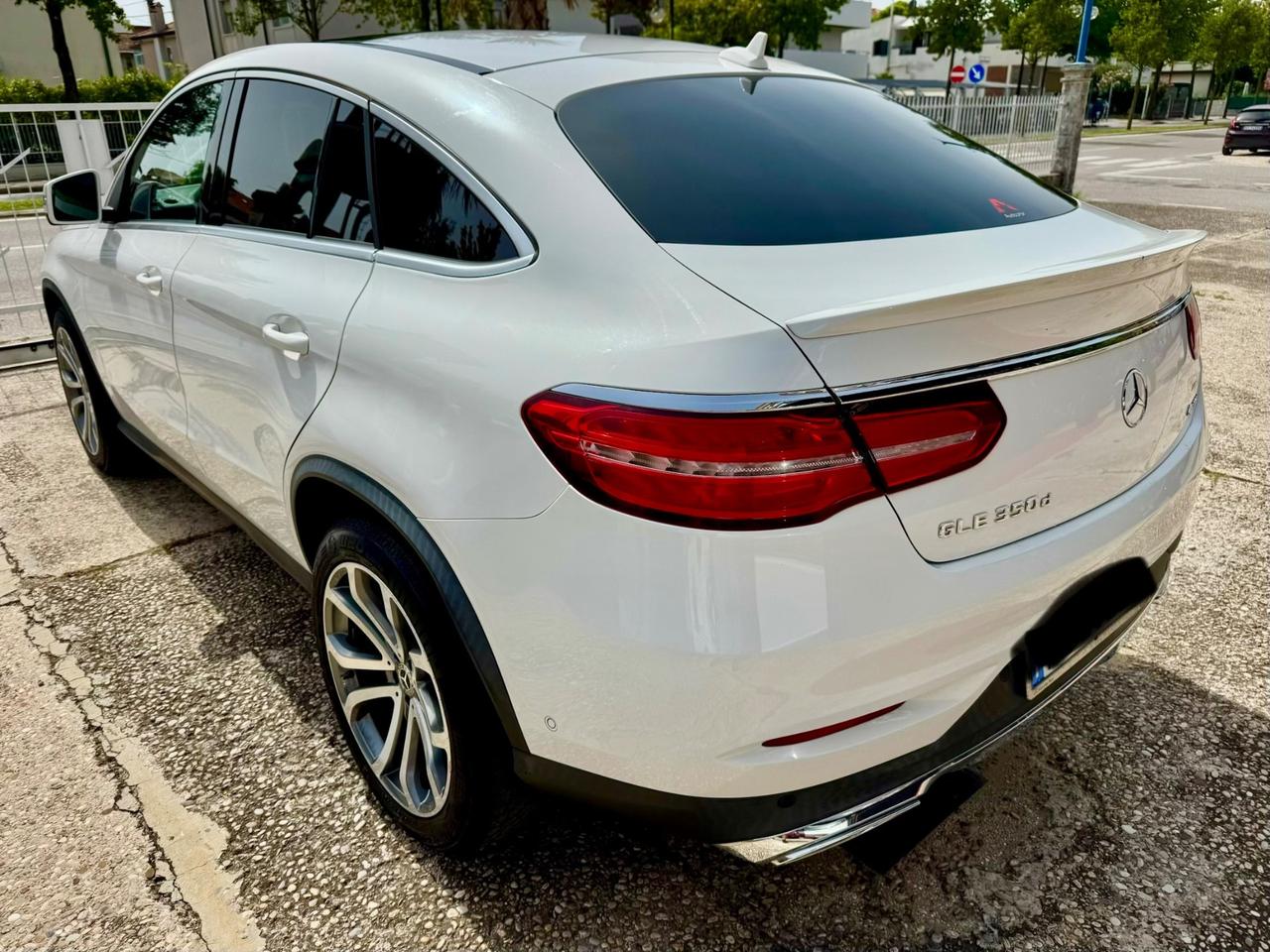 MERCEDES-BENZ GLE 350 d 4MATIC COUPE (PERMUTO)