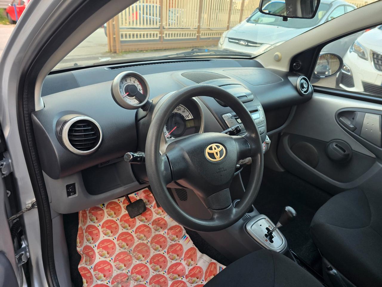 Toyota Aygo 1.0 12V VVT-i 5 porte Sol Connect MMT