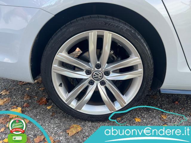 VOLKSWAGEN Golf Variant 1.6 TDI 115 CV DSG R-Line Executive KM CERTIFICATI