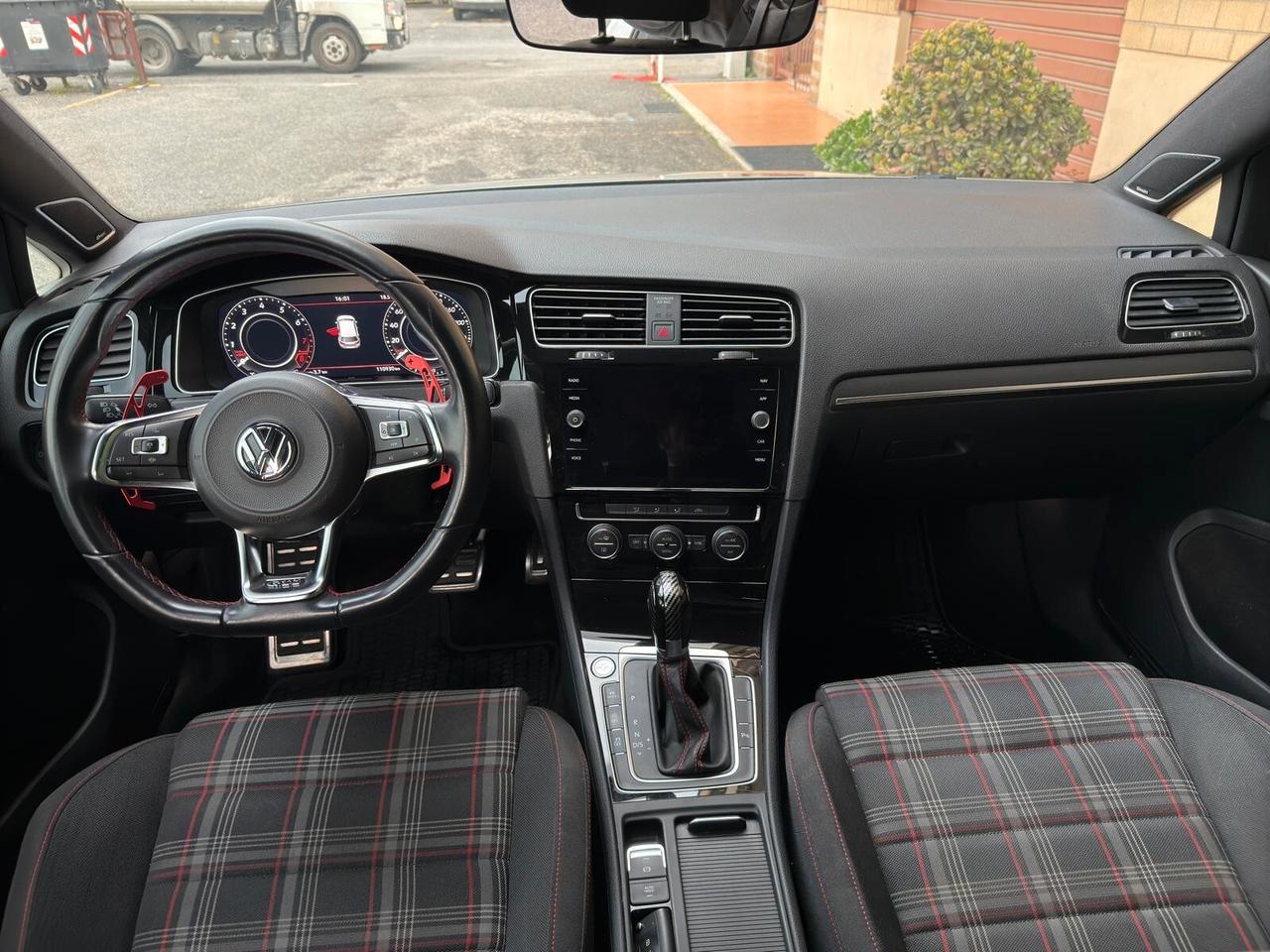 Volkswagen Golf GTI Performance 2.0 245 CV TSI DSG 5p. BMT