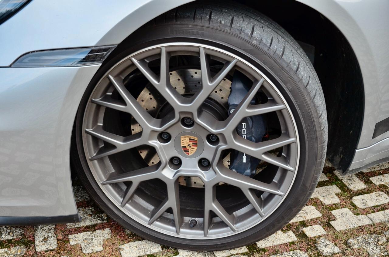 PORSCHE 911 992.2 COUPE 3.0 CARRERA 394cv PDK, GARANZIA UFF PORSCHE, UFF ITALIANA, UNICOPROPRIETARIO, PERFETTE CONDIZIONI, SCARICO, MATRIX, SOSPENSIONI ADATTIVE, SPORT CHRONO, 20"/21", PERMUTE