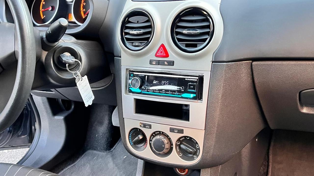 Opel Corsa 1.2 Benzina e GPL adatta a neo patentati