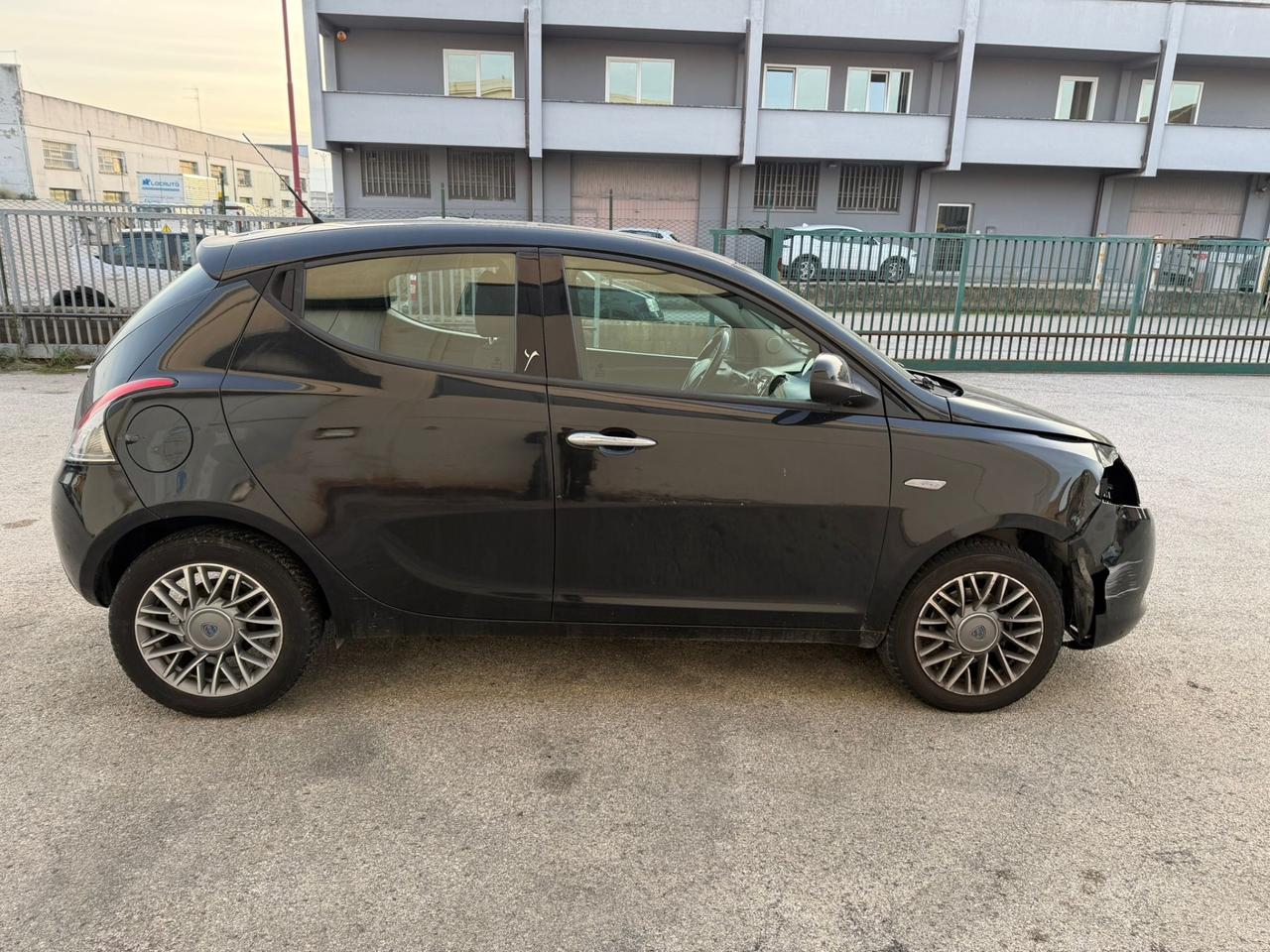 LANCIA Y 1.2 Platinum VENDUTA abbinata con CLASSE B