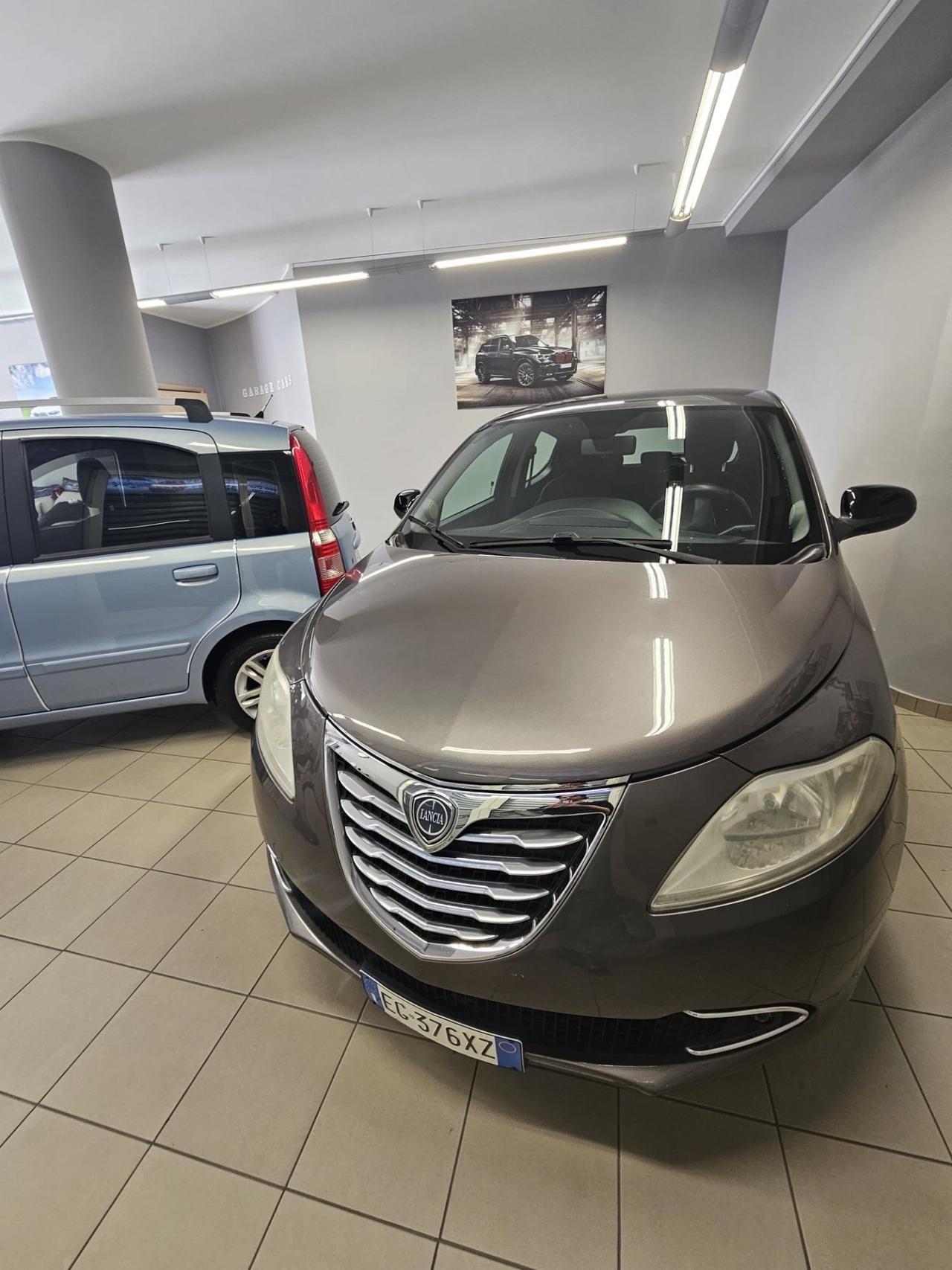 Lancia Ypsilon 1.2 69 CV Unyca
