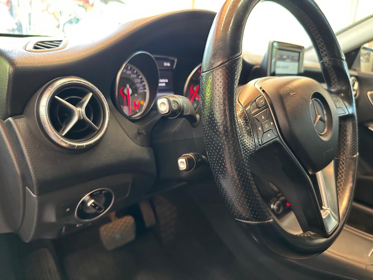 Mercedes-benz CLA 220 CDI Automatic Sport - GARANZIA