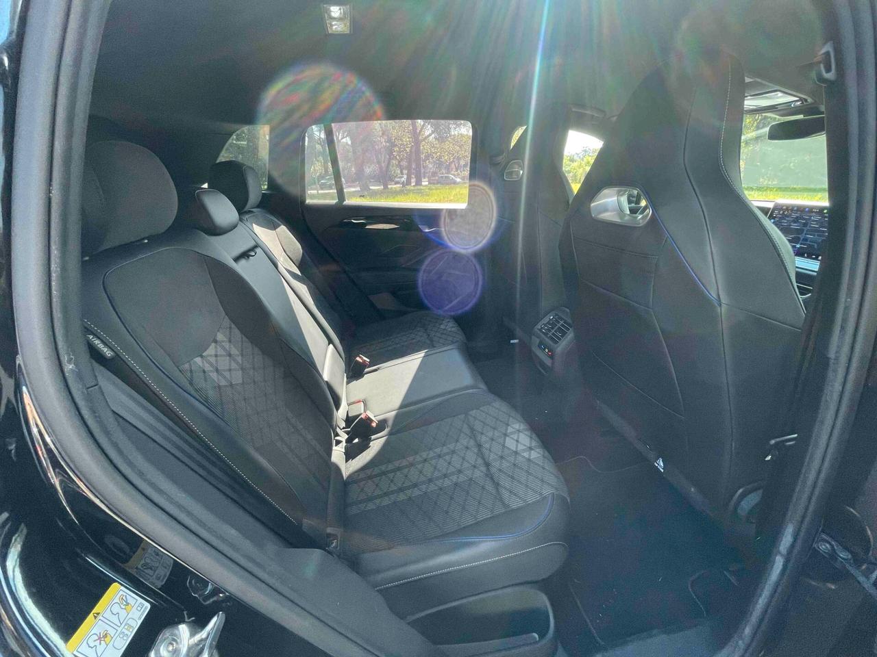 Volkswagen Tiguan 2.0 TDI 150 CV DSG R-Line Black Style Pack Automatica