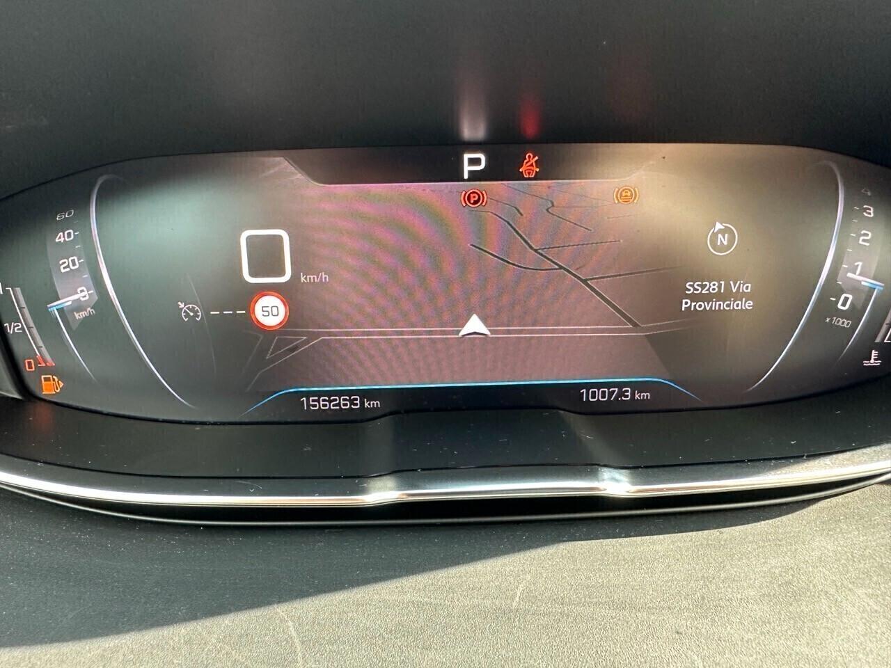 Peugeot 3008 1.5 bluehdi 130CV AT8