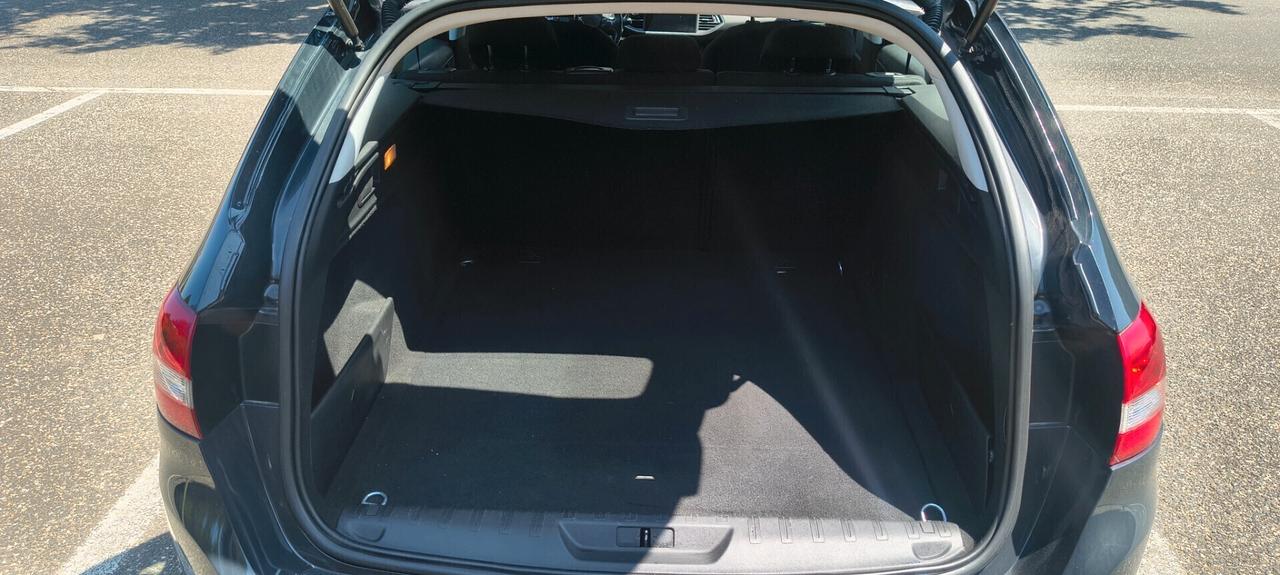 Peugeot 308 BlueHDi 100 S&S SW Business