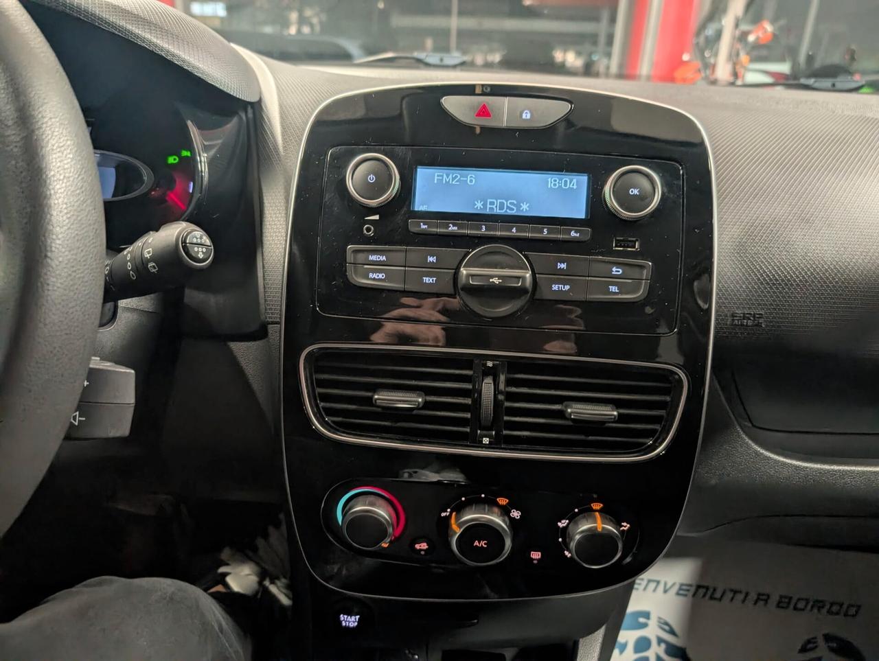 Renault Clio 2 POSTI AUTOCARRO +IVA