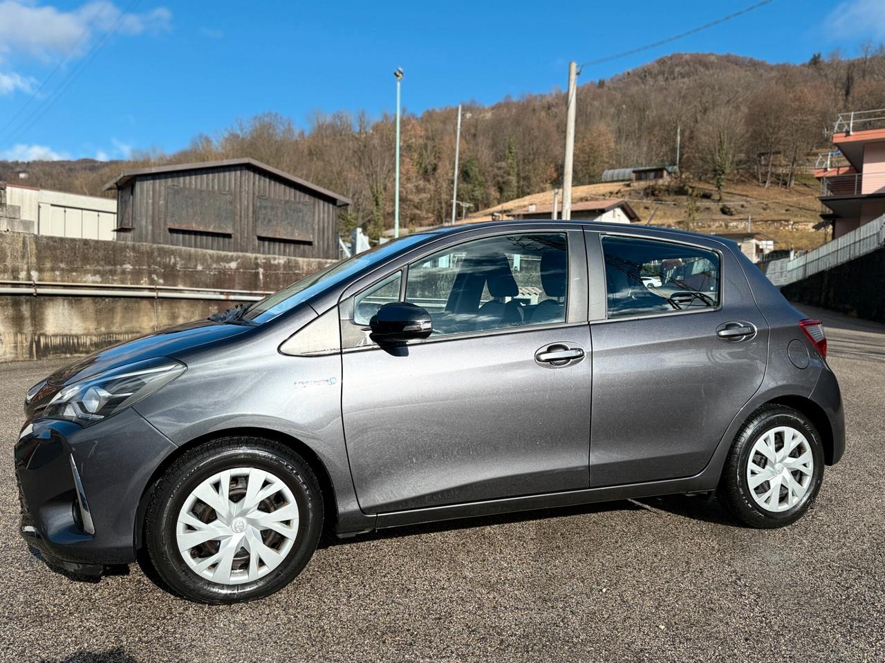 Toyota Yaris 1.5 Hybrid 5 porte Business 73cv