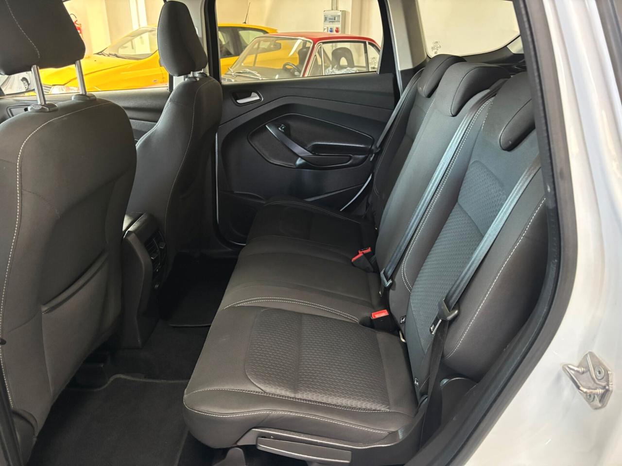 Ford Kuga 1.5 TDCI 120 CV S&S 2WD Powershift Business