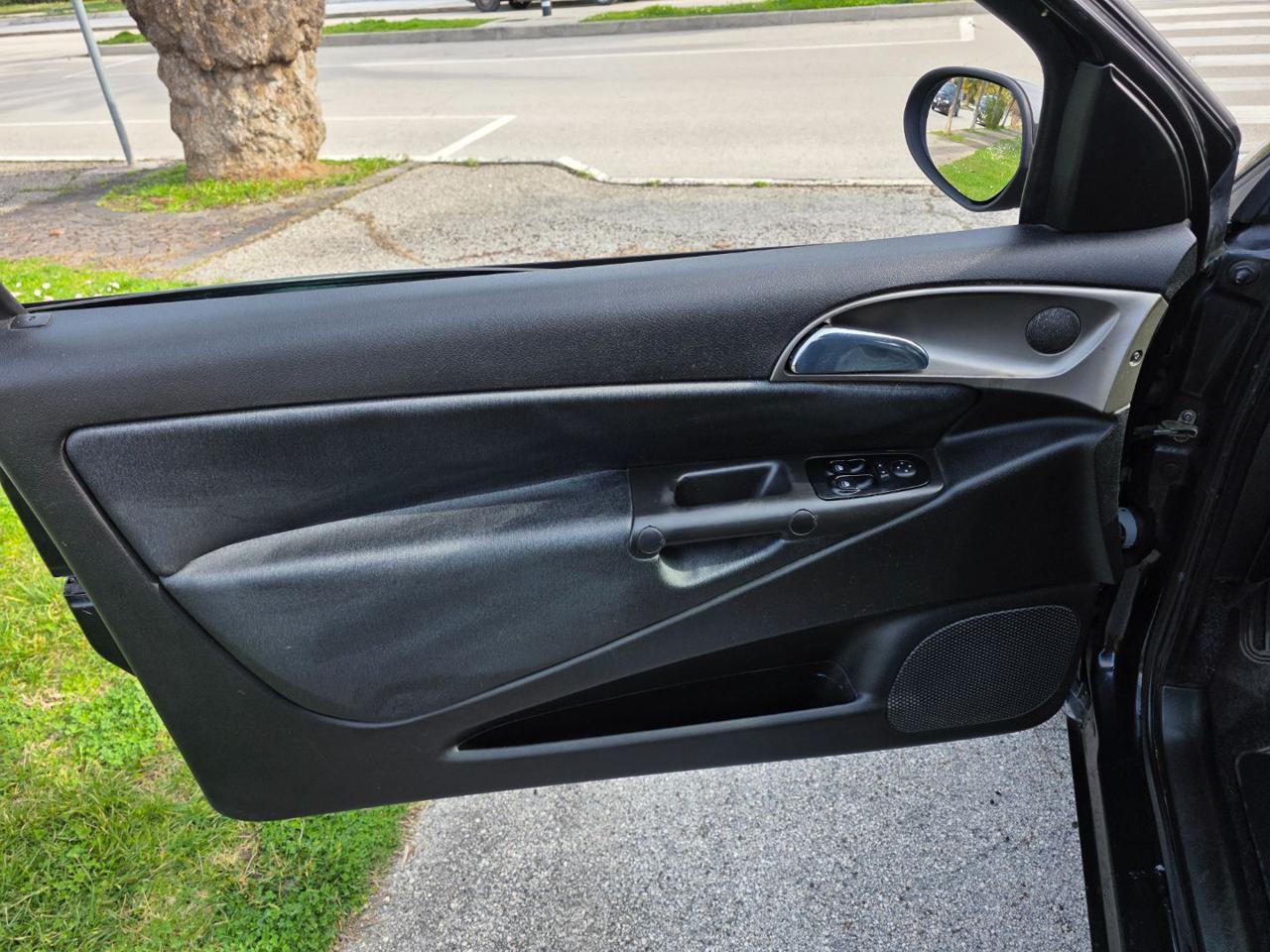 Lancia Ypsilon 3 Porte Ypsilon 1.3 mjt Argento