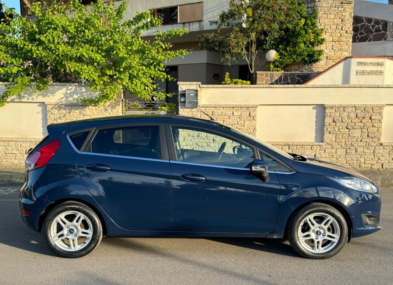 FORD FIESTA 1.5 DIESEL BLACK E WHITE EDITION 2015