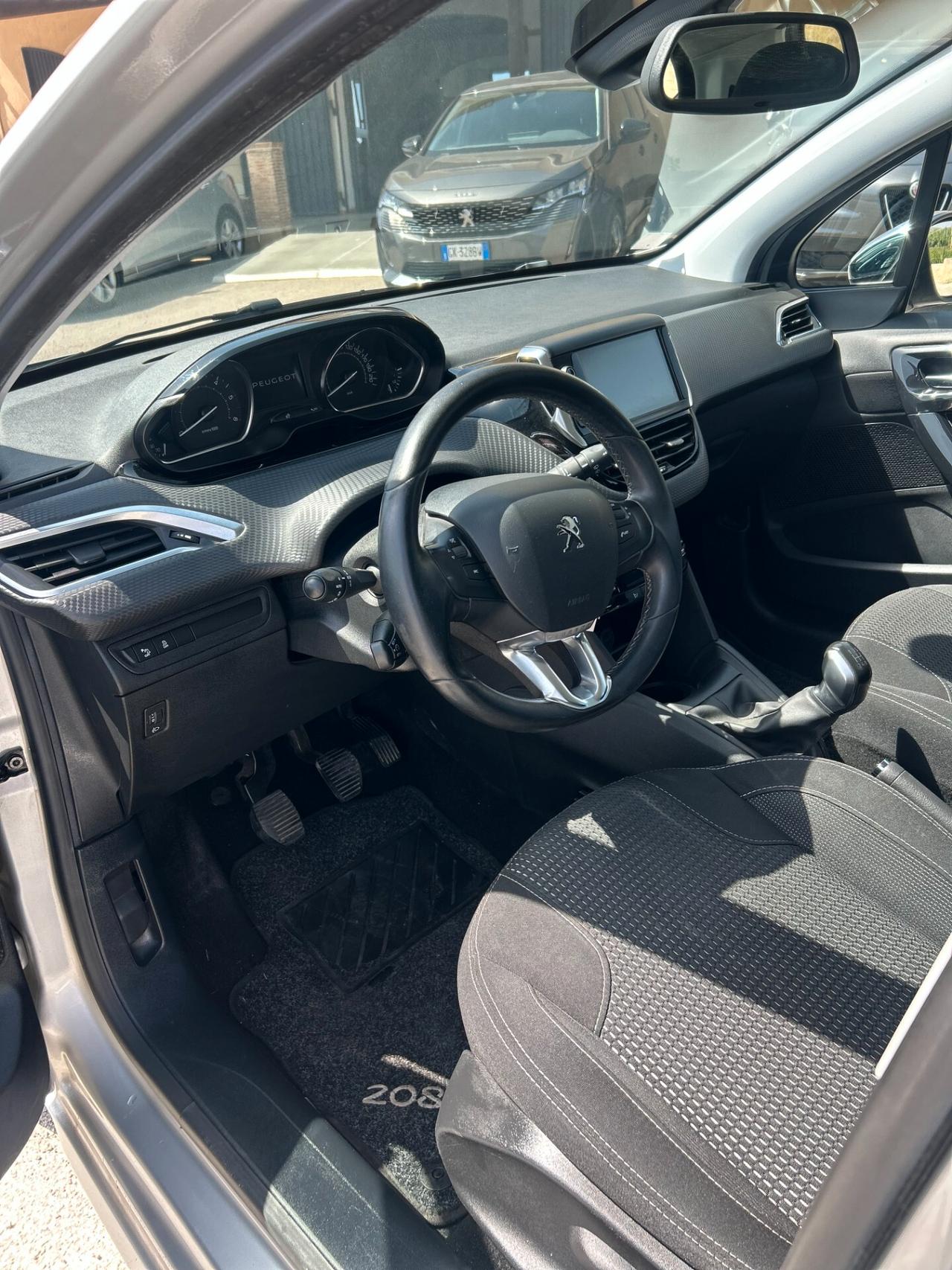 Peugeot 208 BlueHDi 100 5 porte Allure 2016