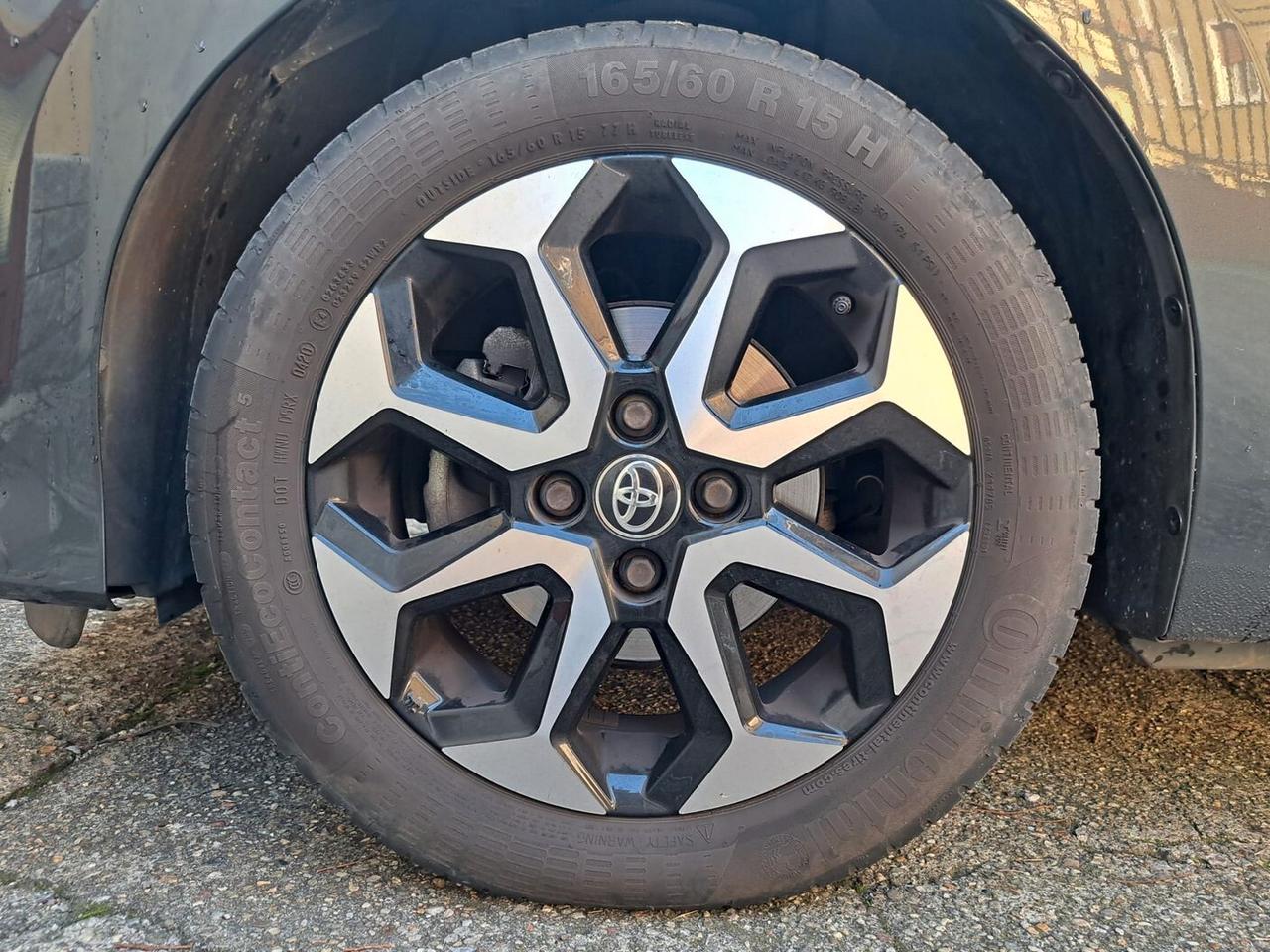 Toyota Aygo Connect 1.0 VVT-i 72 CV 5 porte x-fun MMT