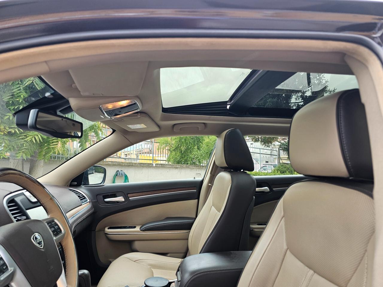 Lancia Thema 3.0 V6 Multijet II 239 CV Platinum