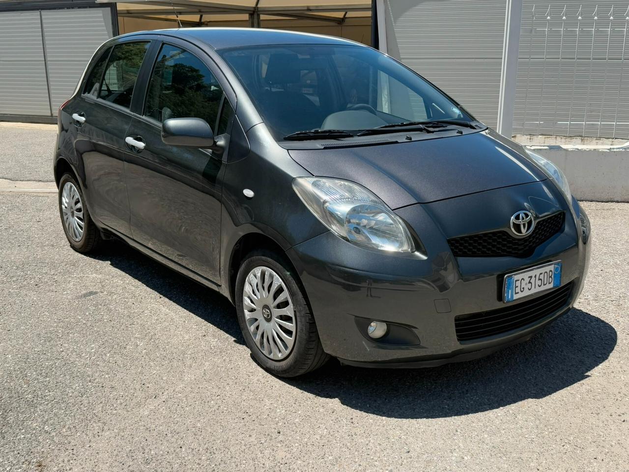 Toyota Yaris 1.0 5 porte Sol