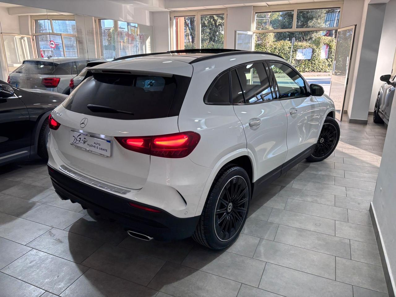 MERCEDES-BENZ GLA 200D PREMIUM AMG TETTO-NIGHT