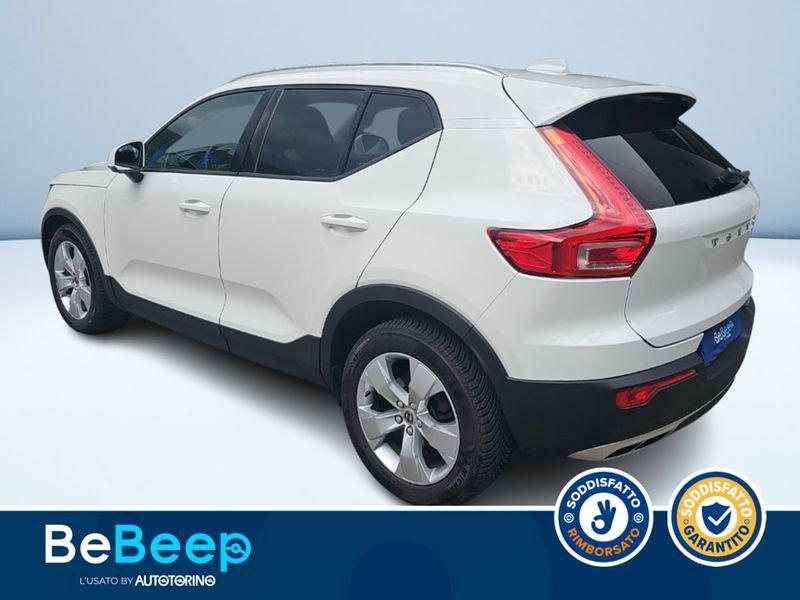 Volvo XC40 2.0 D4 MOMENTUM PRO AWD GEARTRONIC MY21