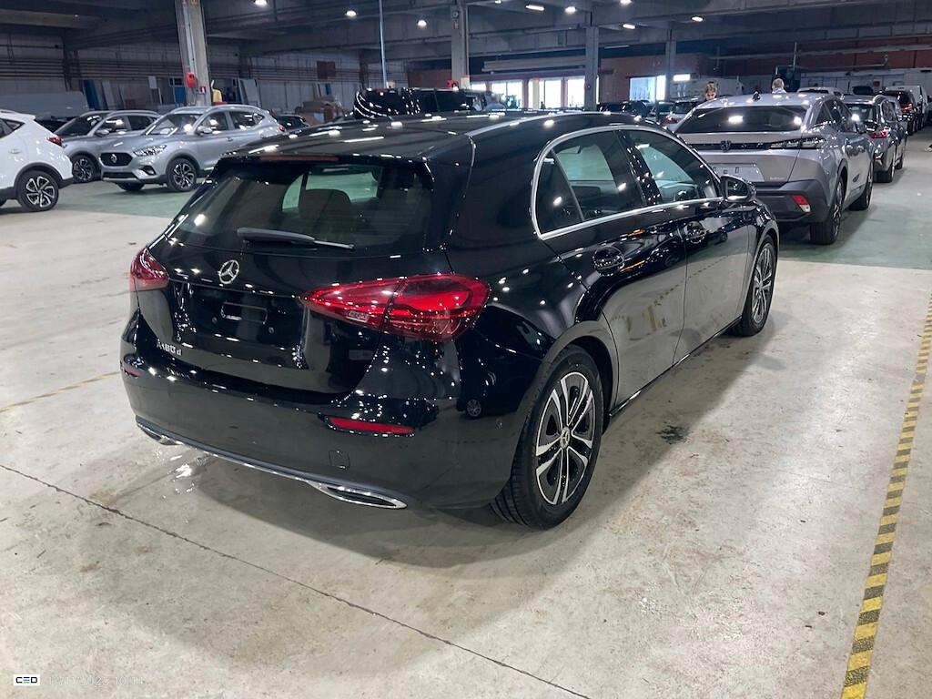 Mercedes-benz A 180 180D NEW 115CV AUTOMATIC ADVANCED ( FARI LED - PELLE PDC NAVI )