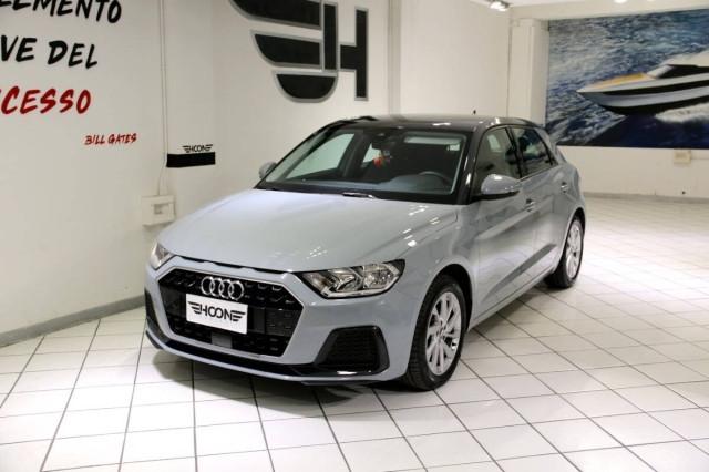 Audi A1 25 1.0 tfsi Identity Black s-tronic