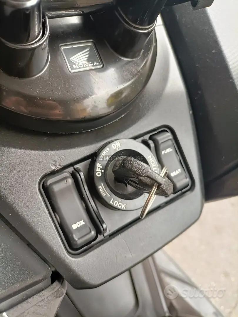 Honda forza 300 +0maggi0 casco+rate no busta+permu