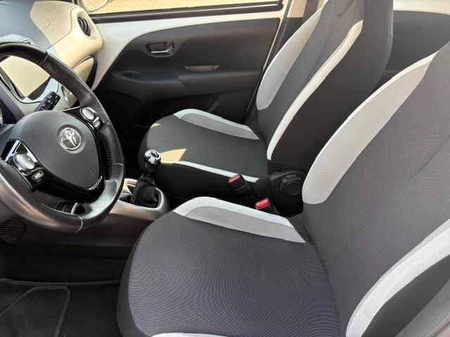 Toyota Aygo 1.0 VVT-i 69 CV 5 porte x-play