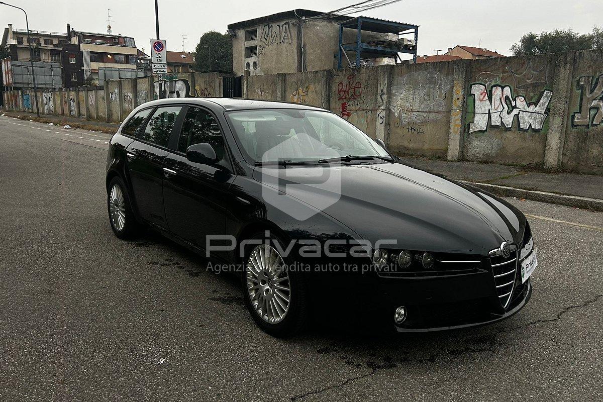 ALFA ROMEO 159 1.9 JTDm 16V Sportwagon Exclusive Q-Tronic