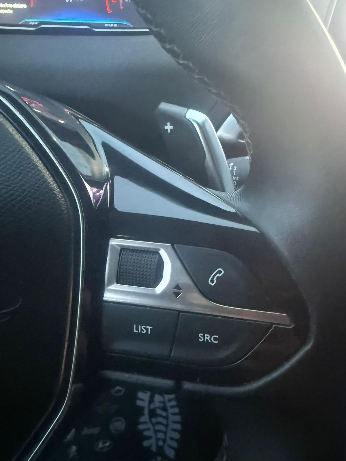 Peugeot 3008 120CV EAT8 ALLURE