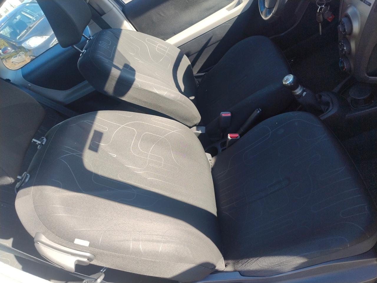 Toyota Yaris 1.0 3 porte Sol