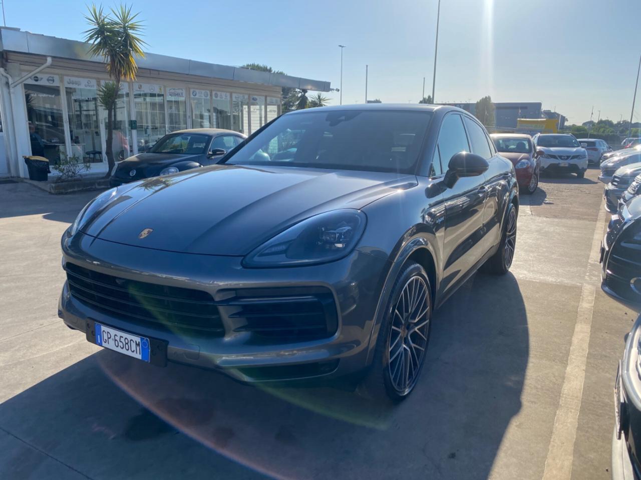 Porsche Cayenne Coupé 3.0 V6 E-Hybrid Platinum Edition