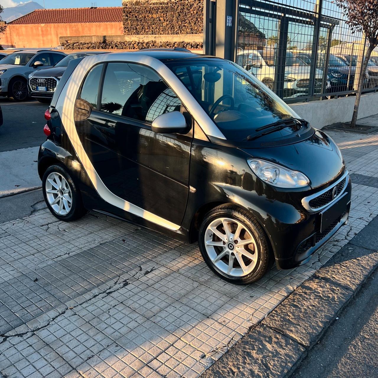 Smart ForTwo 1000 52 kW MHD coupé passion