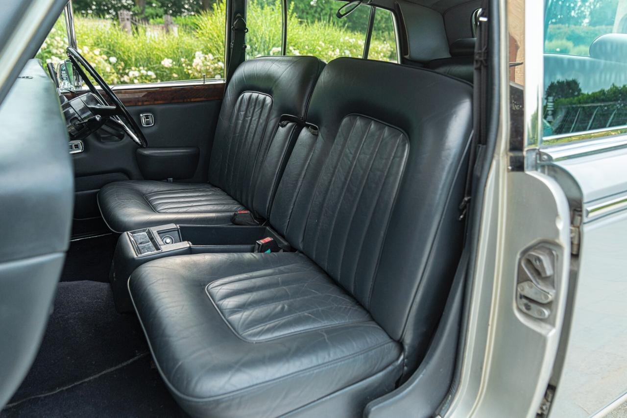 Rolls Royce Silver Wraith - ROL00023