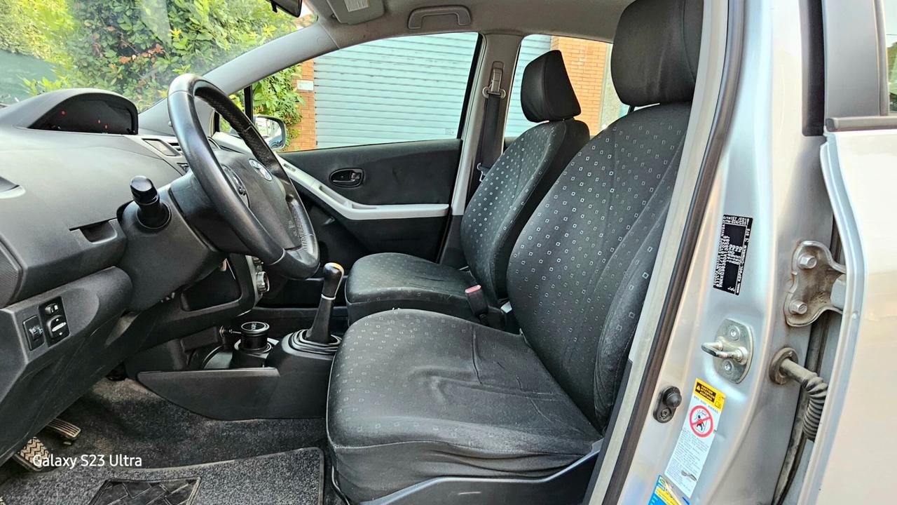 Toyota yaris ok neopatentati garantita 12 mesi