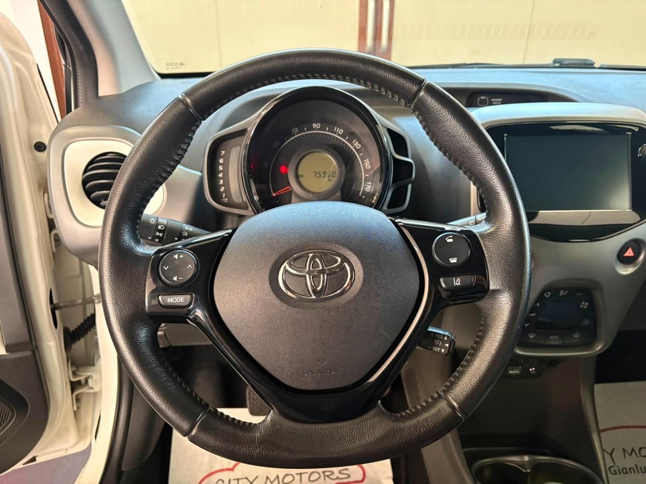 Toyota Aygo 1.0 VVT-i 69 CV 5 porte x-cool