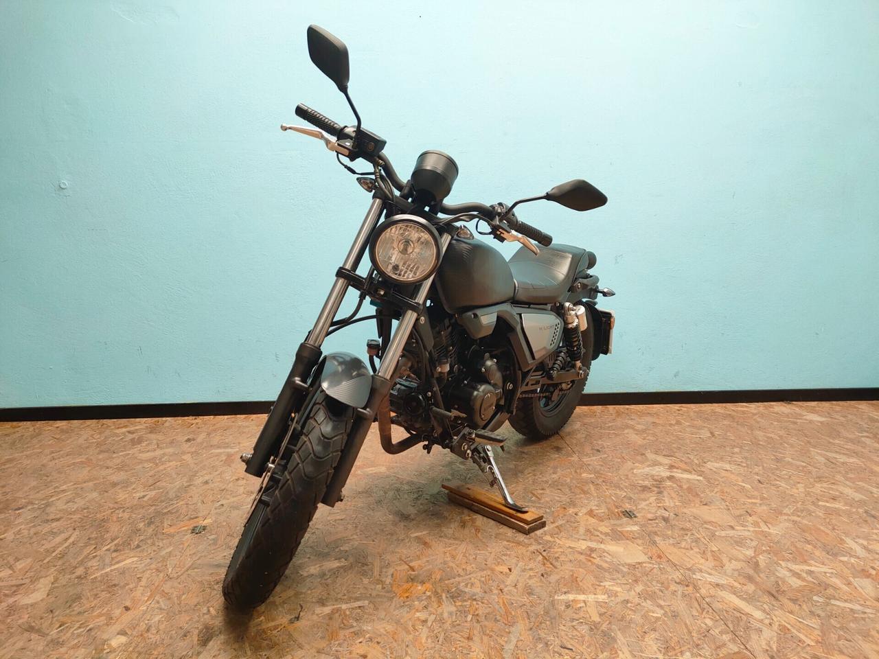 Keeway K-Light 125: personalità e maneggevolezza