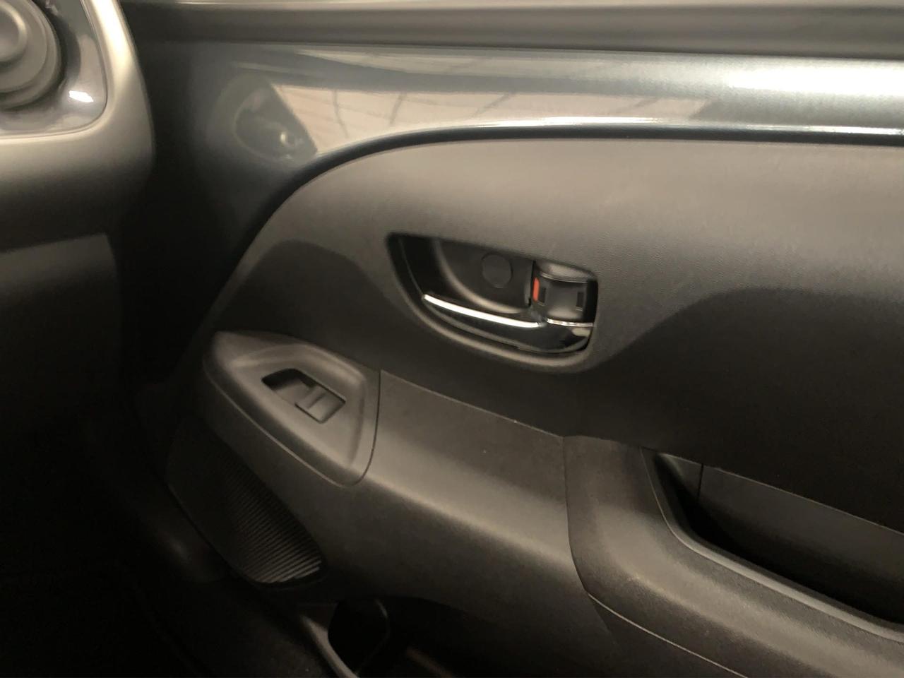 Toyota Aygo 5p 1.0 x-play 72cv