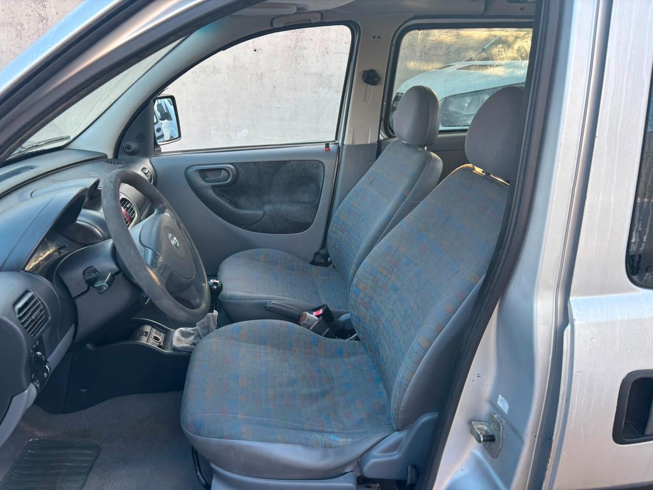 Opel Combo 1.7 DTI Diesel 5 posti – Anno 2005