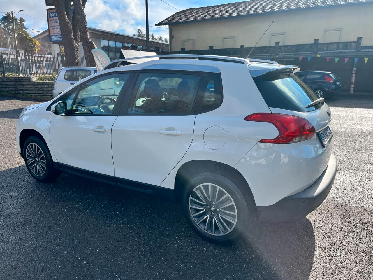 Peugeot 2008 PureTech 82 Allure