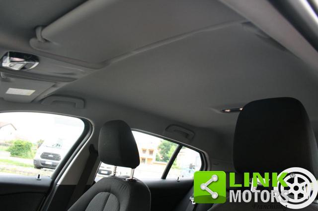 BMW 118 i 5p. Luxury