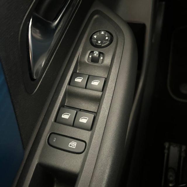 CITROEN C4 motore elettrico 136 CV Shine TETTO APRIBILE