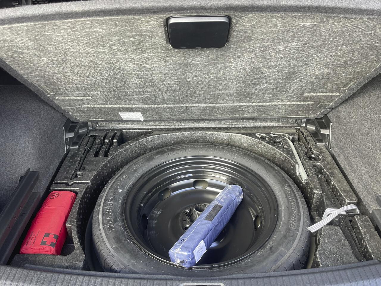 Volkswagen Tiguan 2.0 TDI 150 CV SCR DSG R-Line Fari IQ.LIGHT LED MATRIX--Digital Cockpit Pro 10,25", Navi