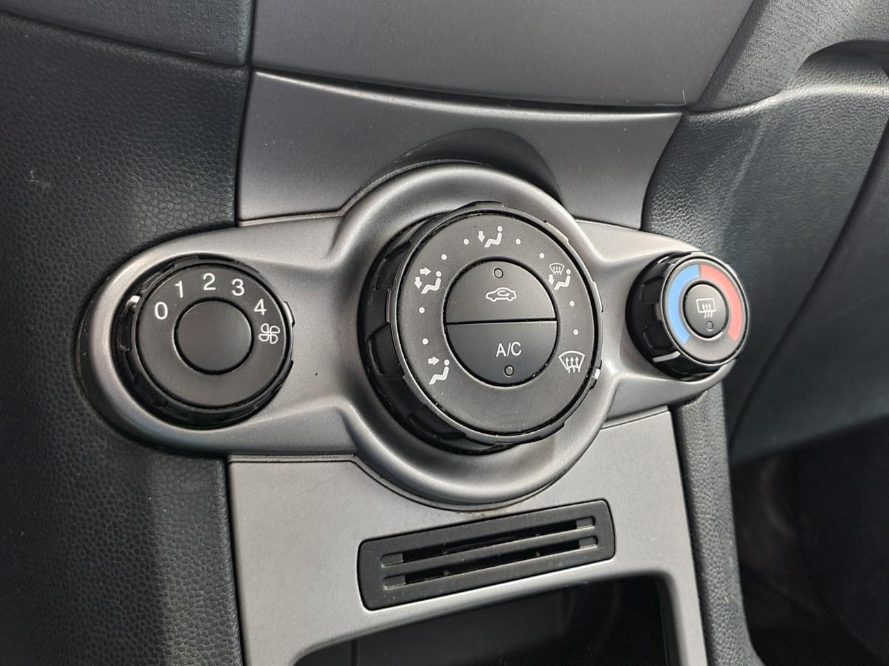 Ford Fiesta 1.4 TDCi 68cv Titanium 2009