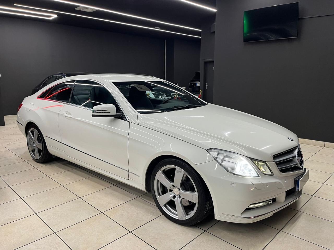 Mercedes-benz E 220 CDI Coupé BlueEFFICIENCY