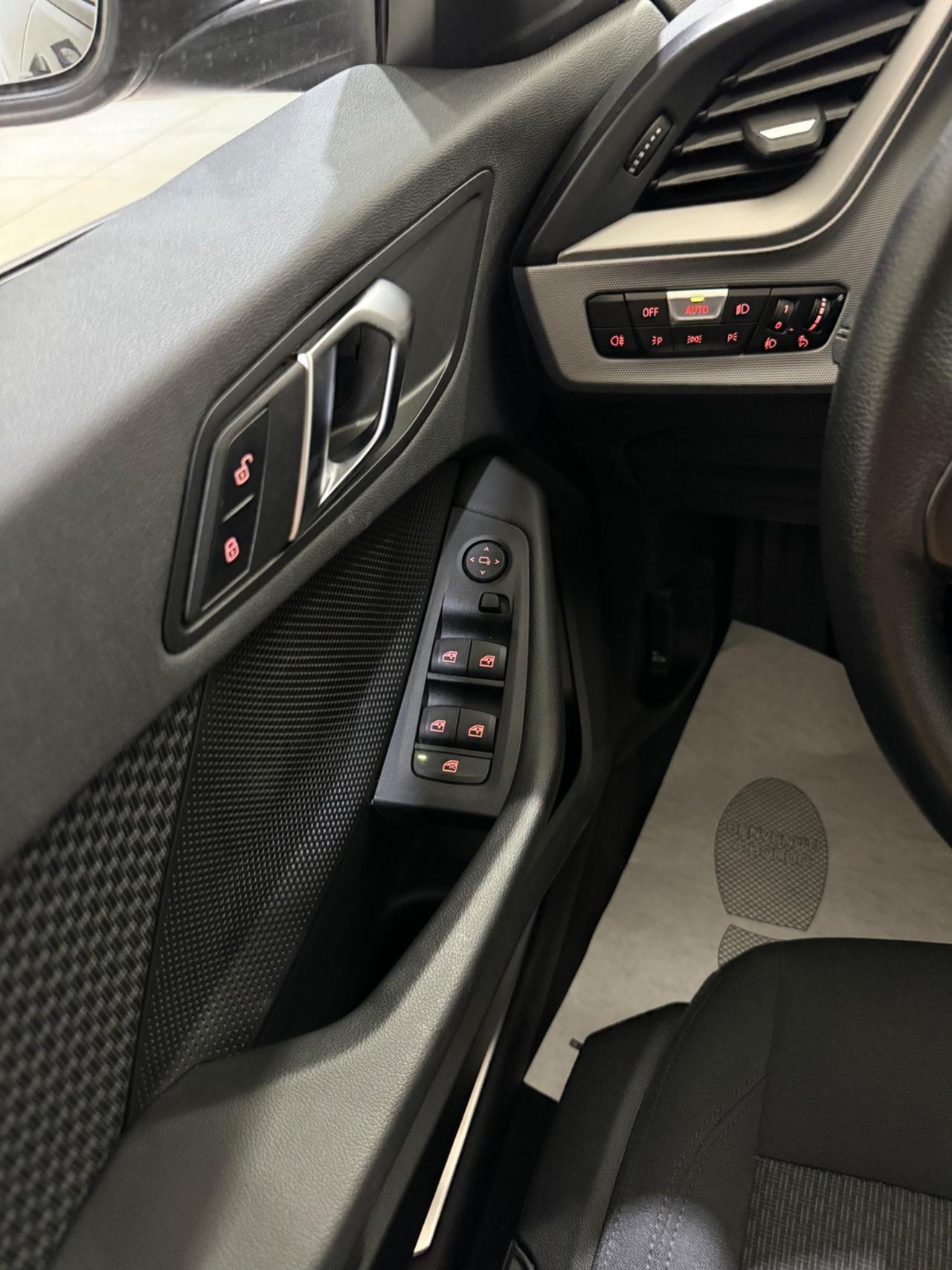 Bmw 116 116d SPORT 5p. TOTAL BLACK FARI E STOP FULL LED