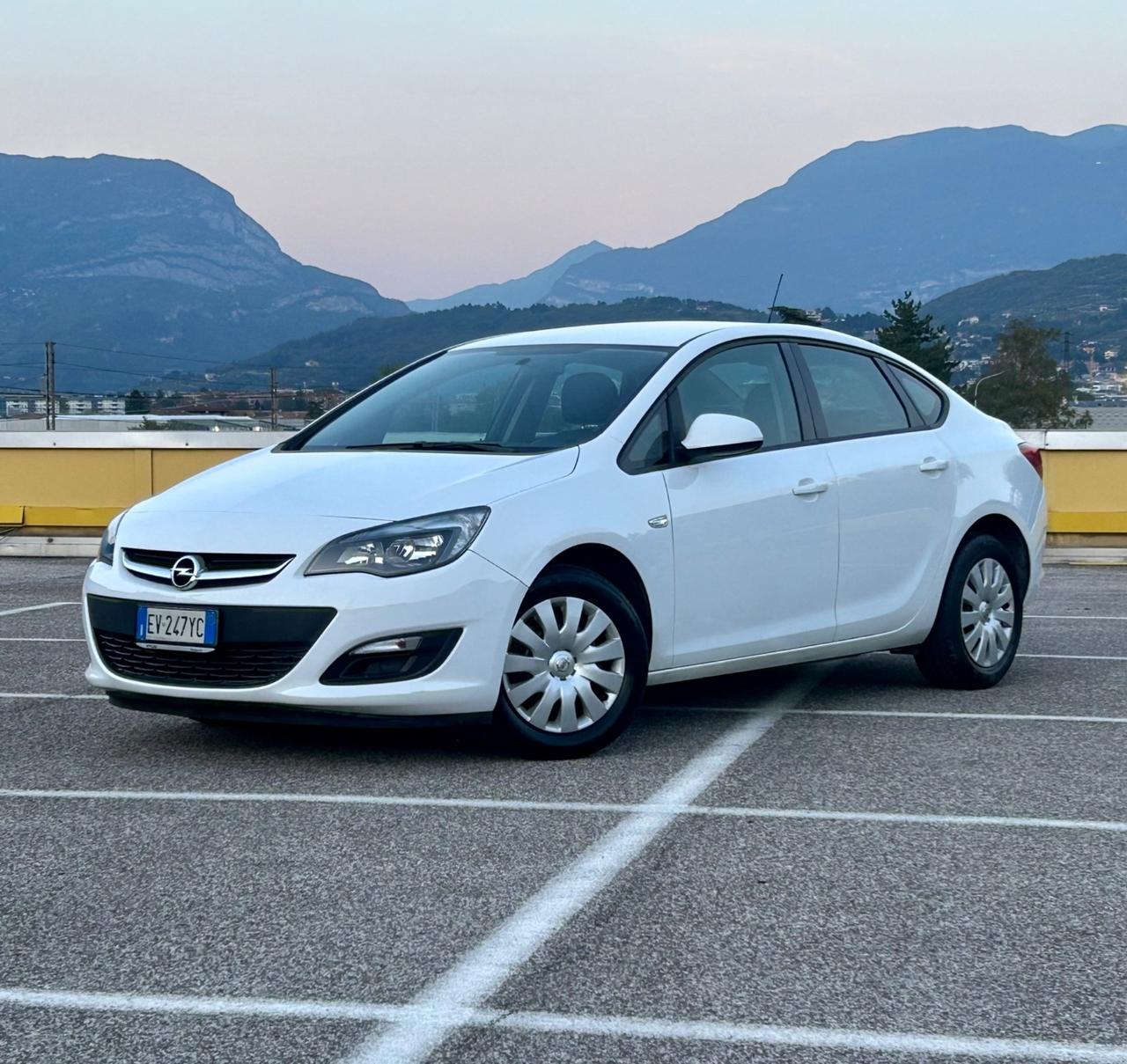 Opel Astra 1.4 Benz 5 porte Cosmo SOLO 55.000km