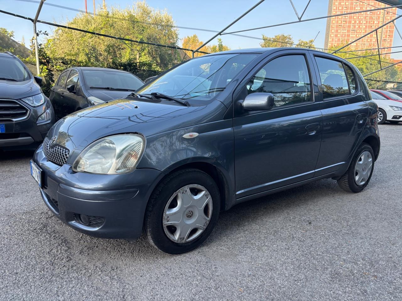 Toyota Yaris 1.0i 5 porte Sol OK NEOPATENTATI