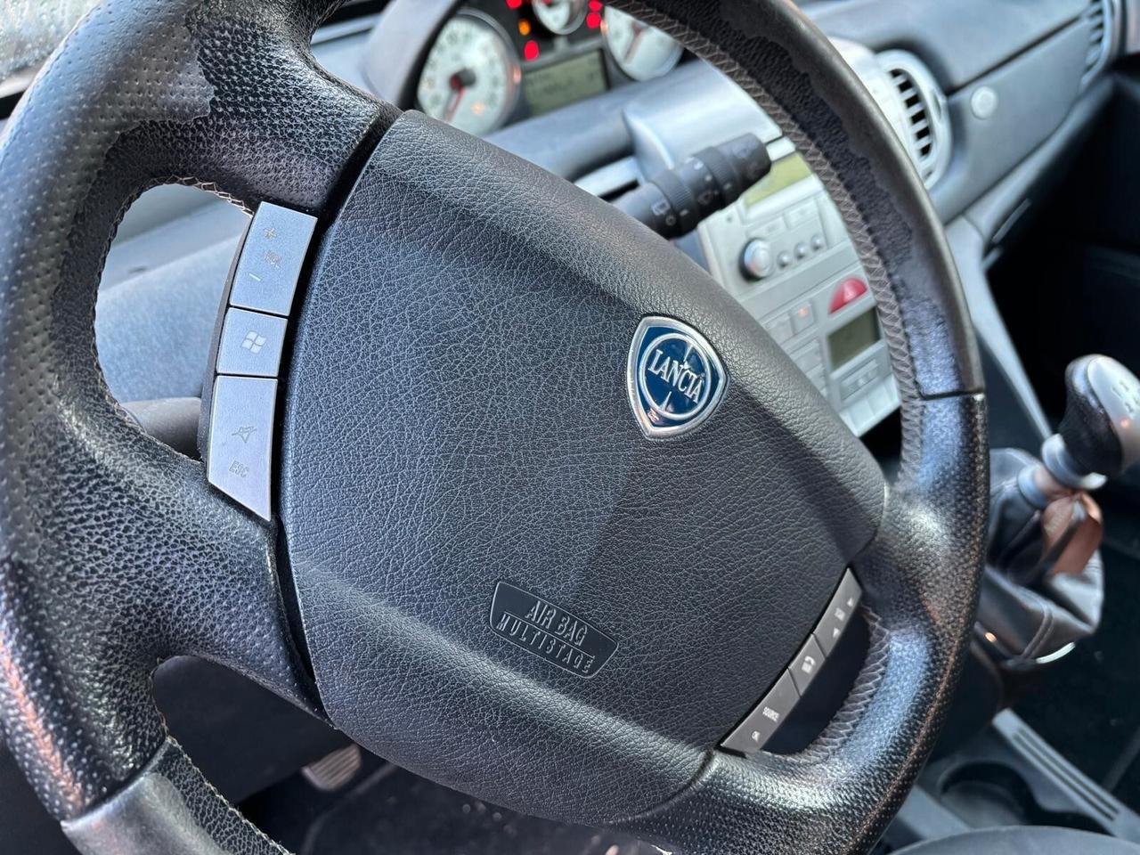 Lancia Ypsilon 1.2 Platino